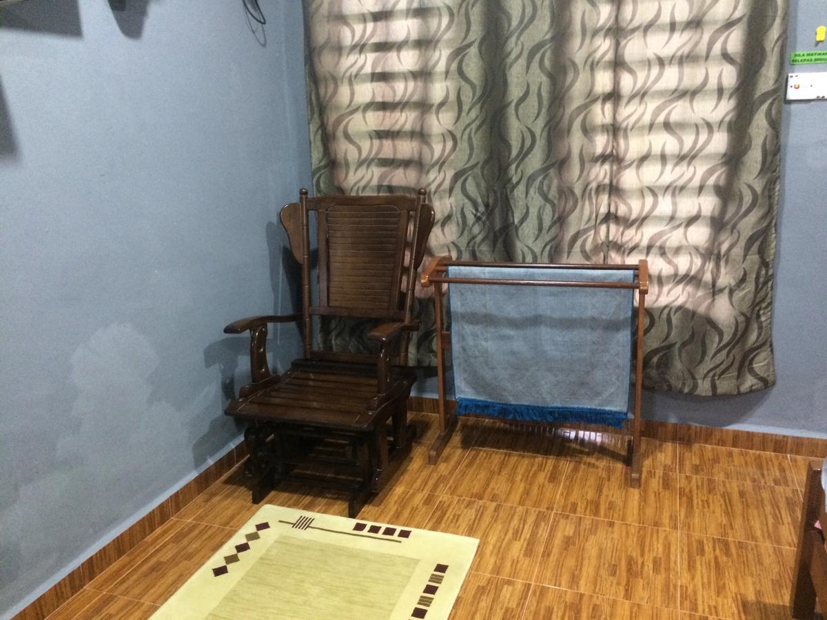 Roomstay Zulmi Arau Bagian luar foto